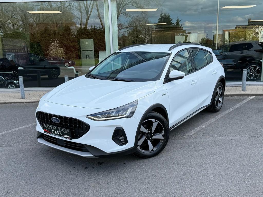 Ford Focus MHEV / ZETEL & STUURVERWARMING / CARPLAY / NAVI /, Stof, Wit, 1438 kg, Bedrijf