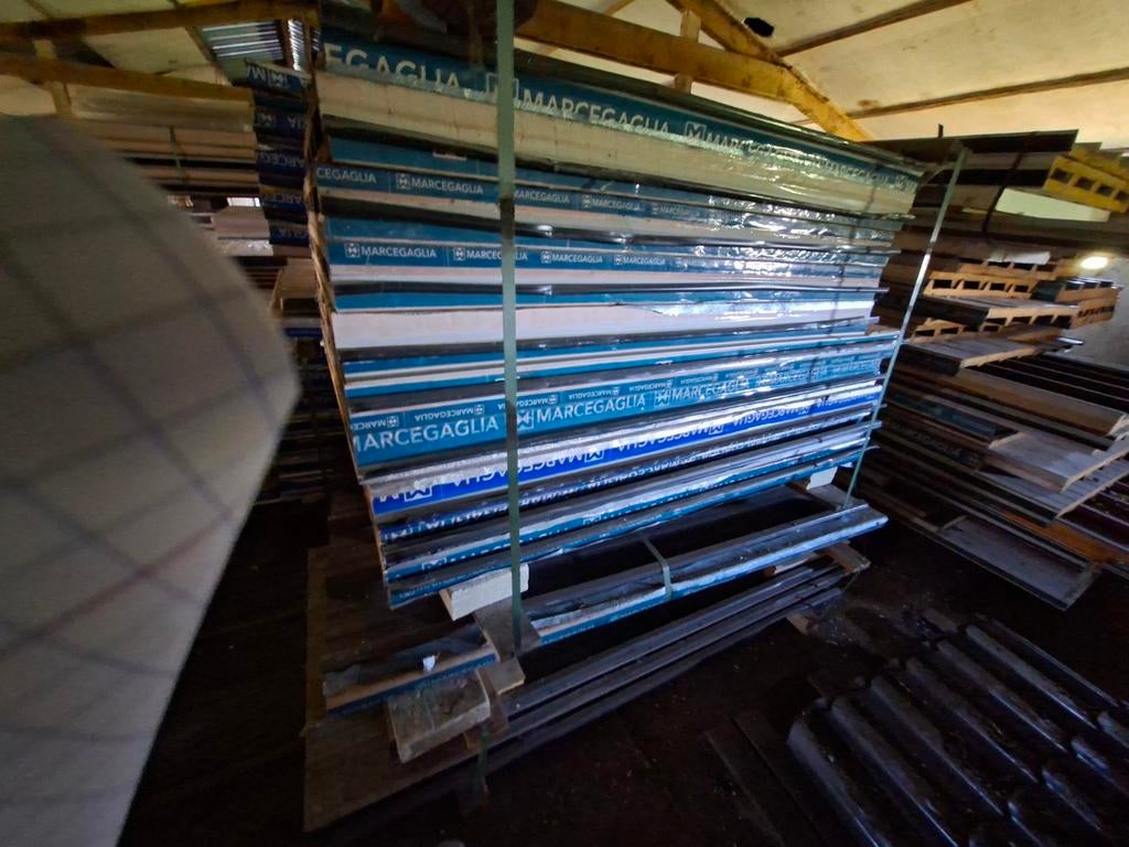 Geisoleerde dakpanelen, Ophalen