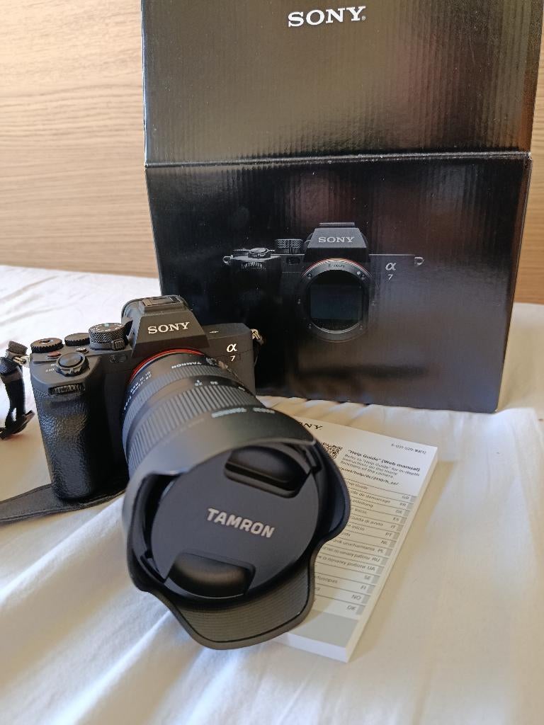 Sony A7 IV met Tamron 28-75mm F/2.8 + toebehoren, Enlèvement ou Envoi, Compact, Comme neuf, Sony