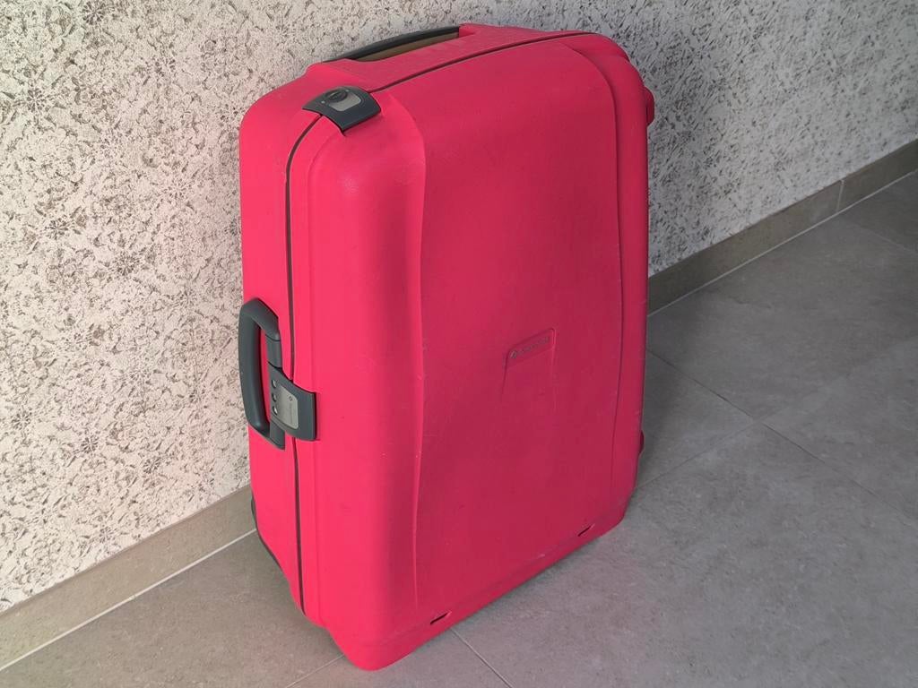 Samsonite coffre/ valise de voyage (sur roulettes), Bijoux, Sacs & Beauté, Valises, Plastique dur, Enlèvement, Utilisé, 60 à 70 cm