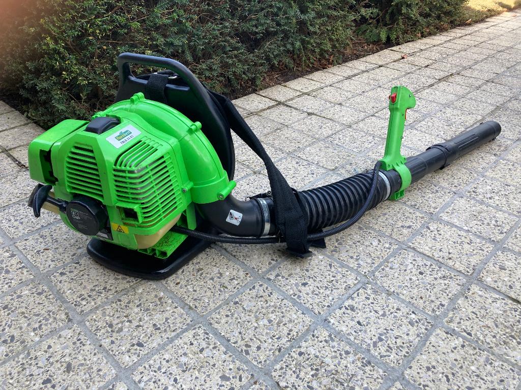 Bladblazer 2 takt benzine, Ophalen, Zo goed als nieuw, Benzine, Ruggedragen