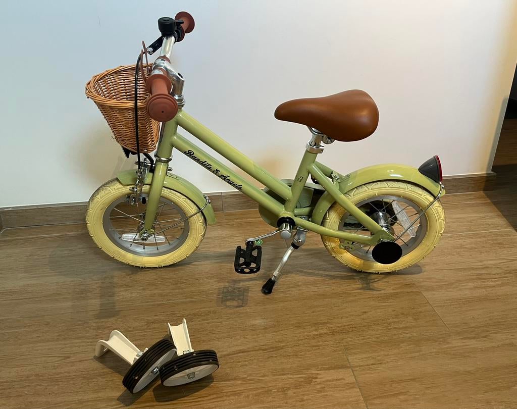 Kinderfiets Retro Bandits and Angels 12 inch, Ophalen, Zo goed als nieuw, Minder dan 16 inch, Zijwieltjes