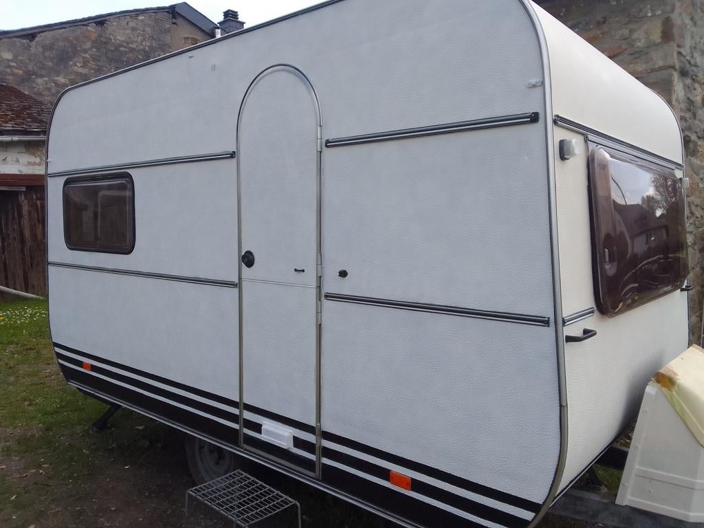 Très belle caravane 650kg  dans un état impeccable  avec 2 a, Caravanes & Camping, Particulier, Auvent