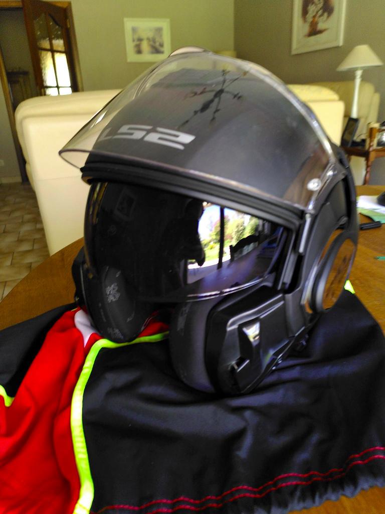 Casque Moto Valiant LS2, Motos, Autres marques, Seconde main, Enlèvement, S