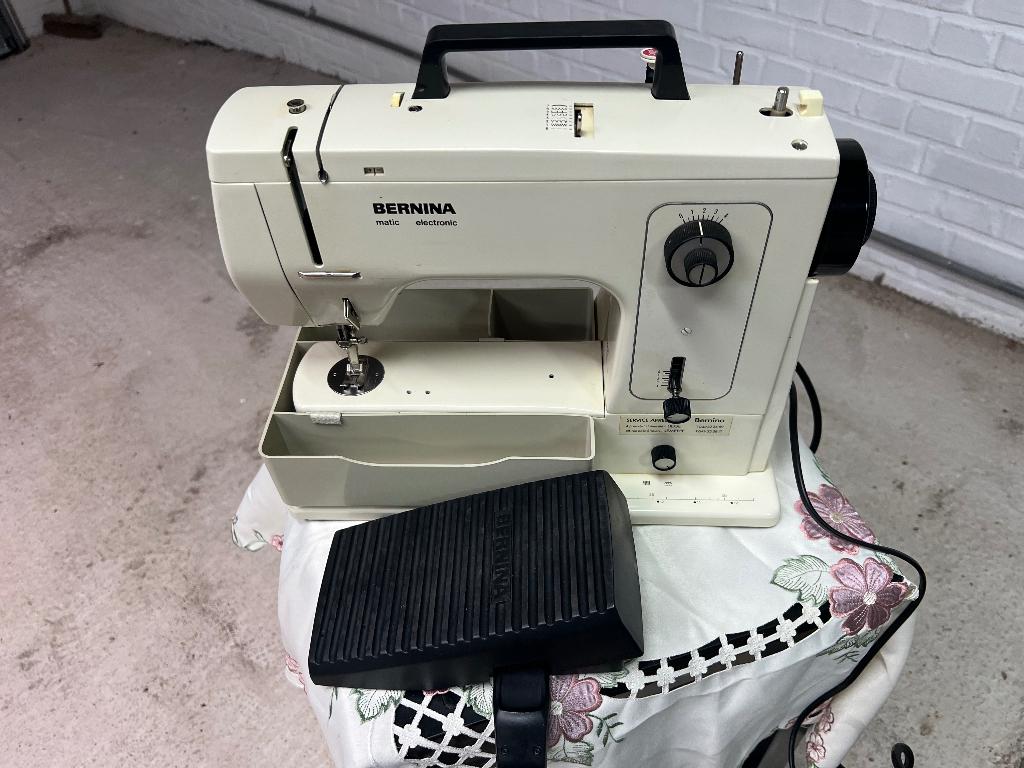 Bernina naaimachine plus accessoires, Ophalen of Verzenden, Gebruikt, Naaimachine, Bernina
