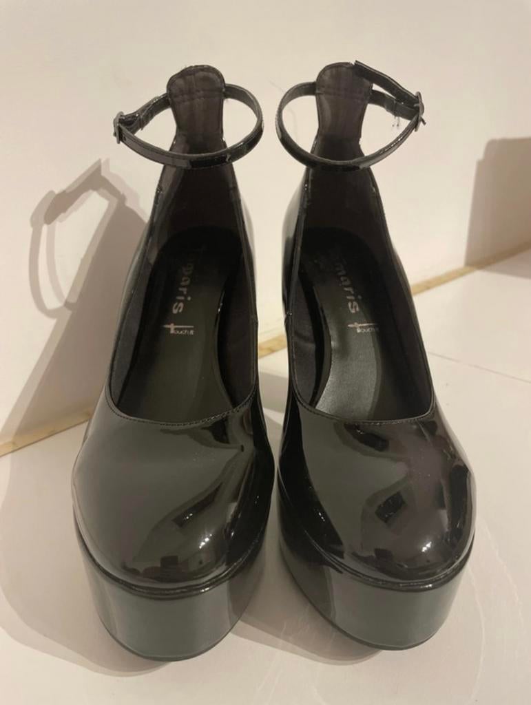 Zwarte pumps met plateauzool van Tamaris, Ophalen, Pumps, Zwart, Nieuw