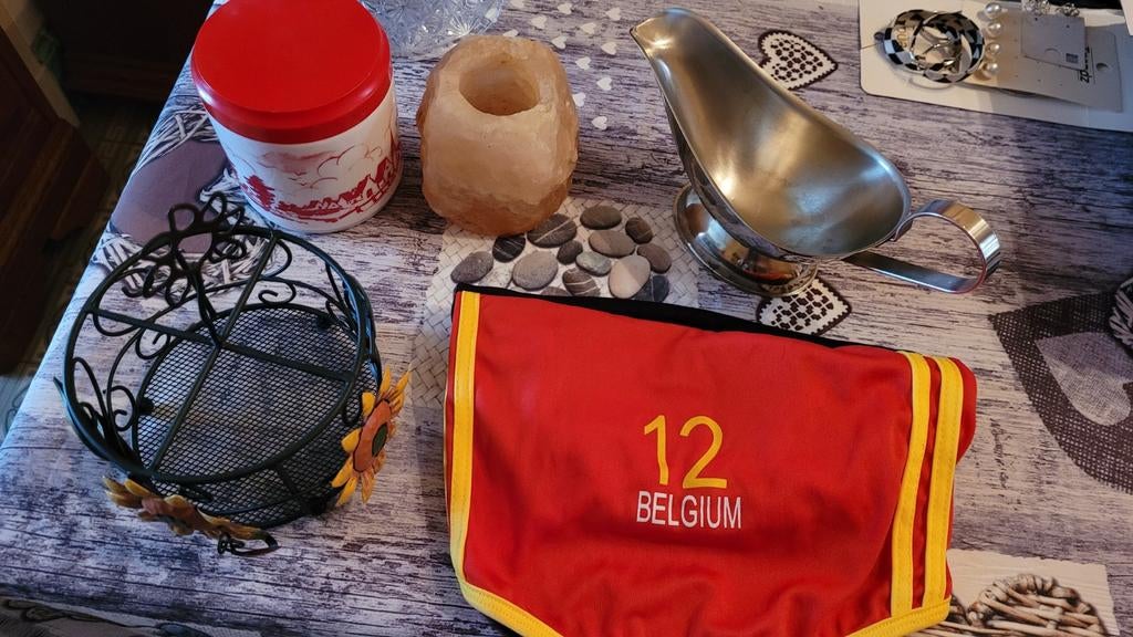 Brocante, Divers, Lots de brocante, Enlèvement