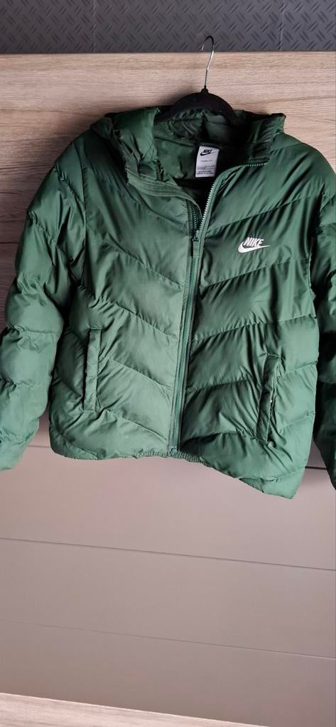 Winterjas nike donker groen, Ophalen, NIKE, Trui of Vest, Zo goed als nieuw