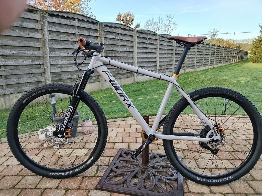 Mountainbike., Ophalen