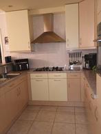 Zeer goed onderhouden keuken, beuken fineer met zacht geel, Huis en Inrichting, Keuken | Complete keukens, Ophalen, U-keuken, Bruin