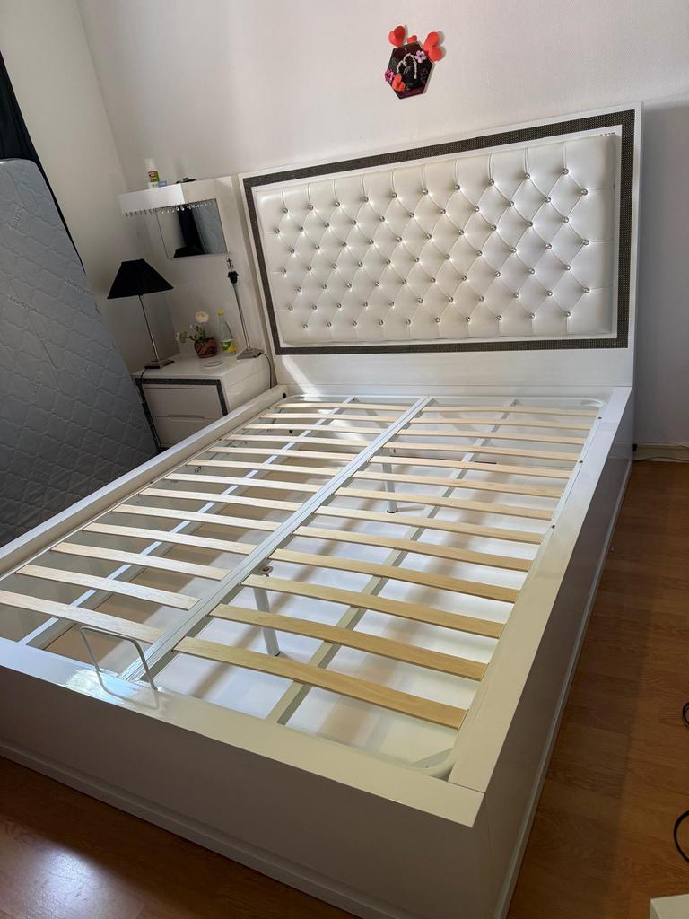 Lit et maletas, Maison & Meubles, Chambre à coucher | Lits, Enlèvement, Comme neuf