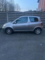 TOYOTA YARİS 1.3, Auto's, Voorwielaandrijving, 4 zetels, Stof, Zwart