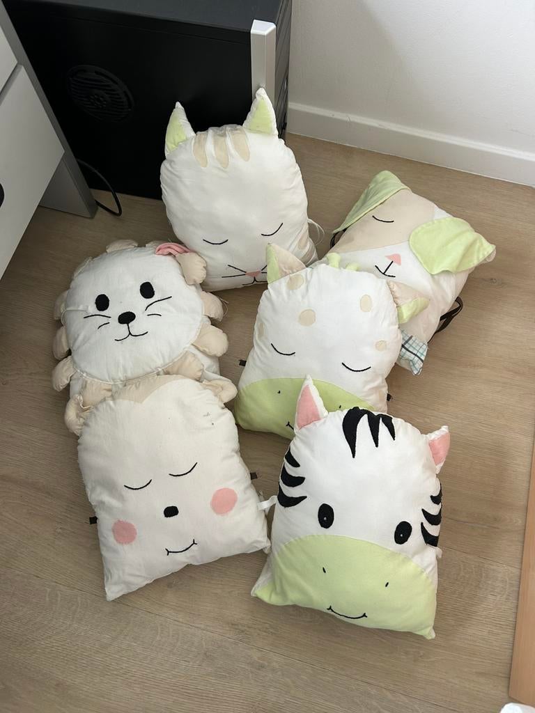 Kinderkussens met lintjes, Ophalen, Zo goed als nieuw