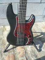 PRECISION BASS 5 cordes ( neuve), Musique & Instruments, Instruments à corde | Guitares | Basses, Enlèvement, Neuf, Électrique