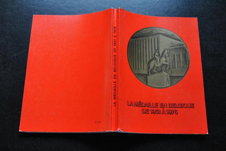 Lippens Van Keymeulen La médaille en Belgique de 1951 à 1976, Postzegels en Munten, Penningen en Medailles, Ophalen of Verzenden