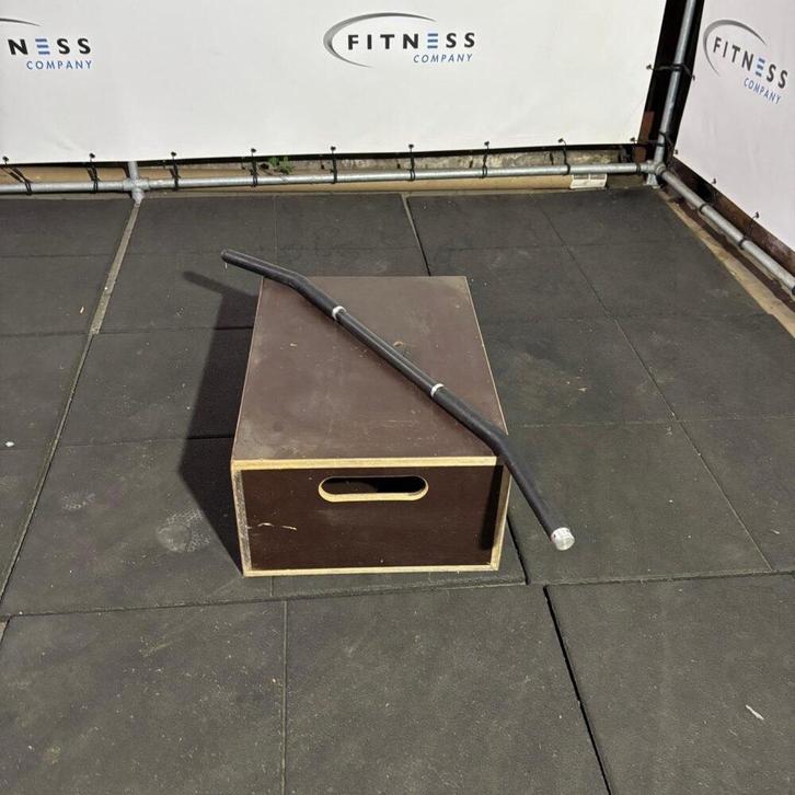 Lat Pull Stang, Sports & Fitness, Équipement de fitness, Utilisé, Barre d'haltères, Bras, Jambes, Pectoraux, Abdominaux, Dos, Enlèvement ou Envoi