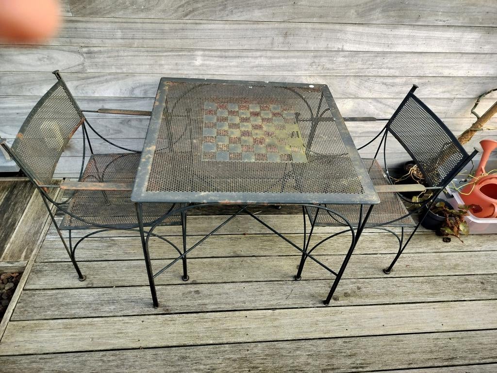 Smeedijzeren tuinset, Ophalen