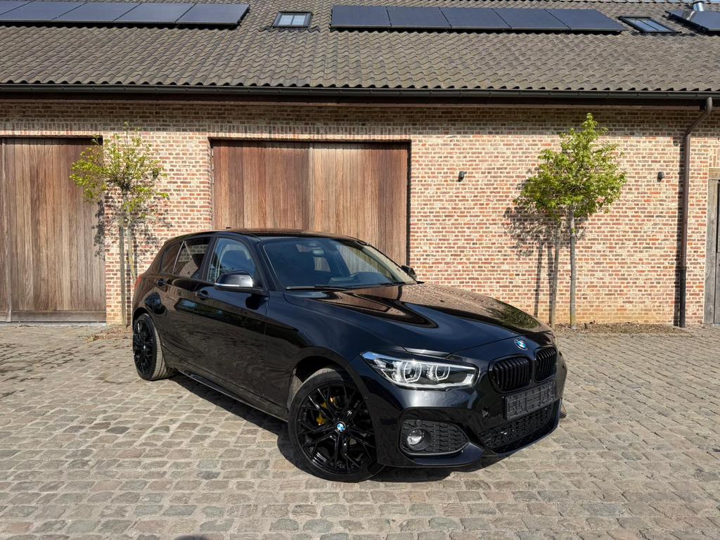 BMW F20 118i M pakket, Auto's, BMW, 100 kW, Zwart, 4 cilinders, Multifunctioneel stuurwiel