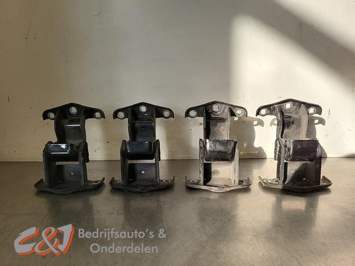 Scharnierset van een Renault Trafic, Auto-onderdelen, Overige Auto-onderdelen, Renault, Gebruikt, 3 maanden garantie, Ophalen of Verzenden