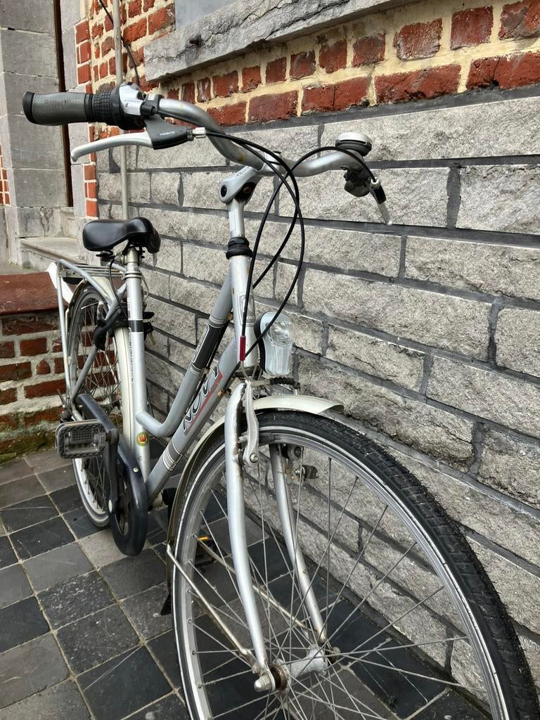 Très bon vélo pour femme, Vitesses, Frein sur jante, Comme neuf, Enlèvement