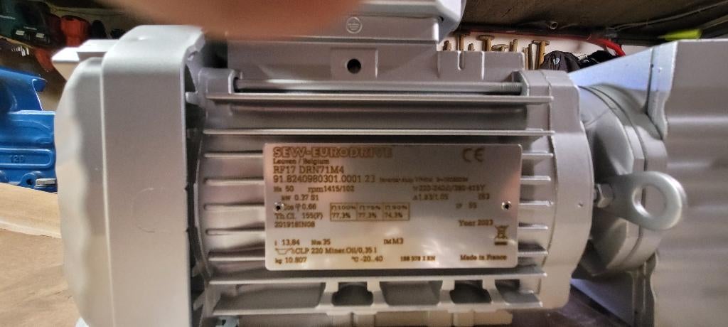 Motor SEW-EURODRIVE RF17 DRN71M4 (nieuwprijs 1174€, Ophalen, Nieuw, Elektromotor