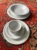 Serviesje , effen wit, 6 personen, Huis en Inrichting, Keuken | Servies, Ophalen, Zo goed als nieuw, Effen, Compleet servies