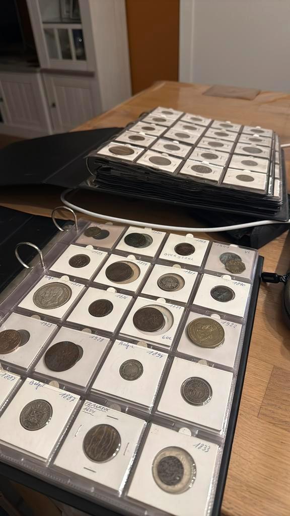 2 mappen vol munten, Postzegels en Munten, Munten en Bankbiljetten | Verzamelingen, Munten, Ophalen