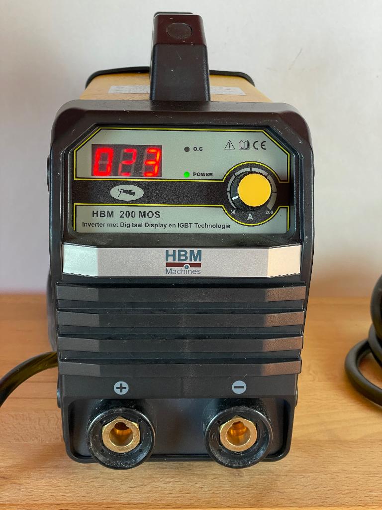 Lasapparaat met lashelm, Doe-het-zelf en Bouw, Gereedschap | Lasapparaten, Ophalen of Verzenden, Nieuw, 150 tot 250 ampère, Inverter