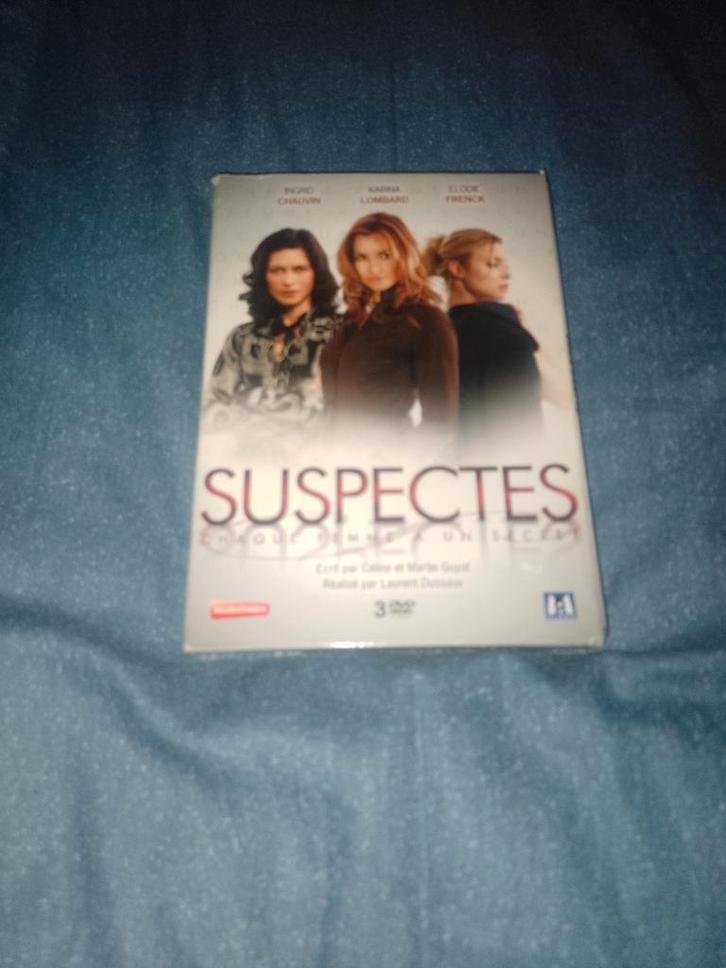 A vendre en coffret DVD l'intégral de la série Suspectes, CD & DVD, DVD | TV & Séries télévisées, Comme neuf, Drame, Coffret, À partir de 12 ans
