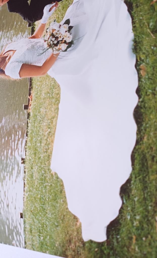 Trouwjurk wit met witte stola erbij, Ophalen, Trouwjurk, Gedragen, Wit