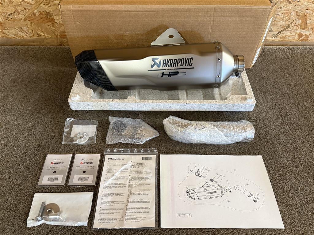Akrapovic uitlaat demper BMW F750GS F850GS Adventure 18-23, Motoren, Onderdelen | BMW, Ophalen of Verzenden, Nieuw
