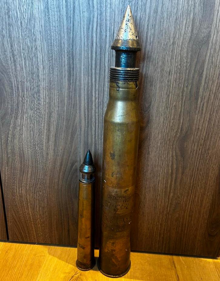 37mm en 57mm Arrow head, Verzamelen, Militaria | Tweede Wereldoorlog, Landmacht, Hulzen of Bodemvondsten, Verzenden