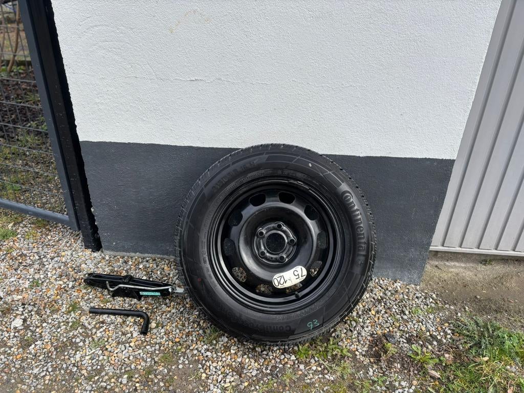 Renault, Dacia reserveband (215/65R16 98H) nieuwe band, Auto-onderdelen, Overige Auto-onderdelen, Renault, Dacia, Nieuw, Ophalen