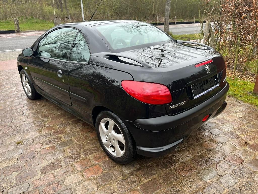 Peugeot 206 CC 1.6i 16v / 207.370 km / benzine, 4 zetels, Zwart, 4 cilinders, Cabriolet