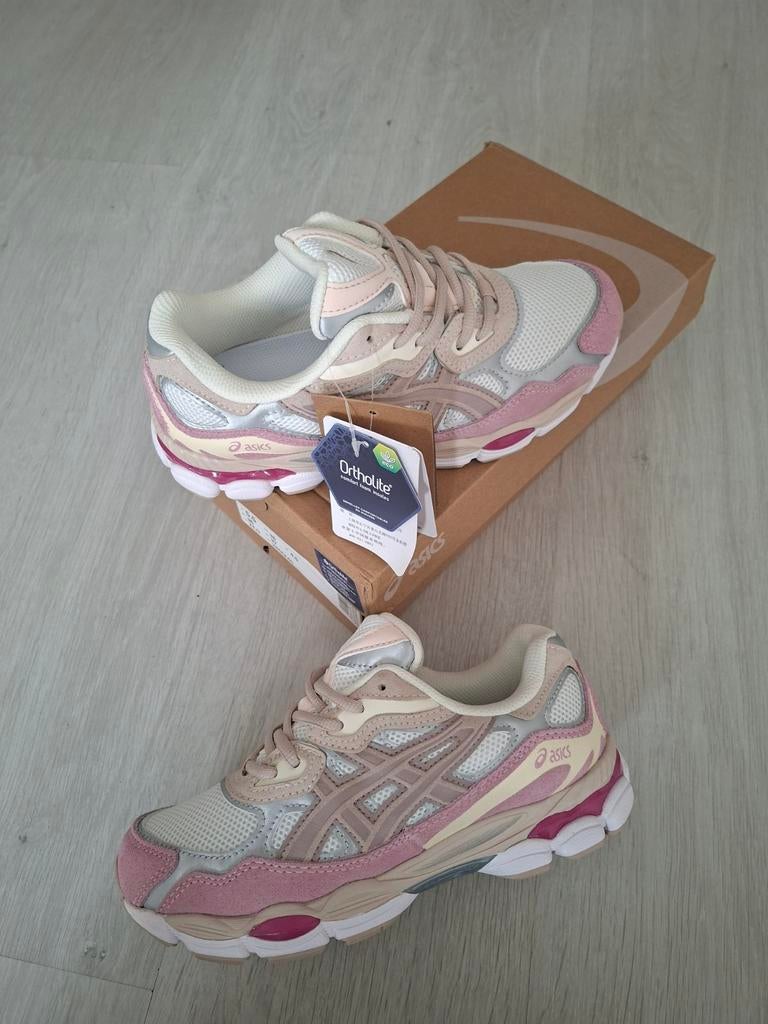 Asics - 38 & 39, Ophalen