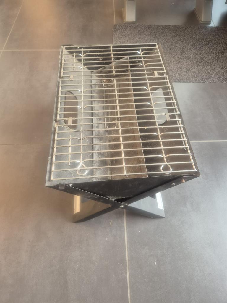 Kampeer bbq, Enlèvement, Utilisé