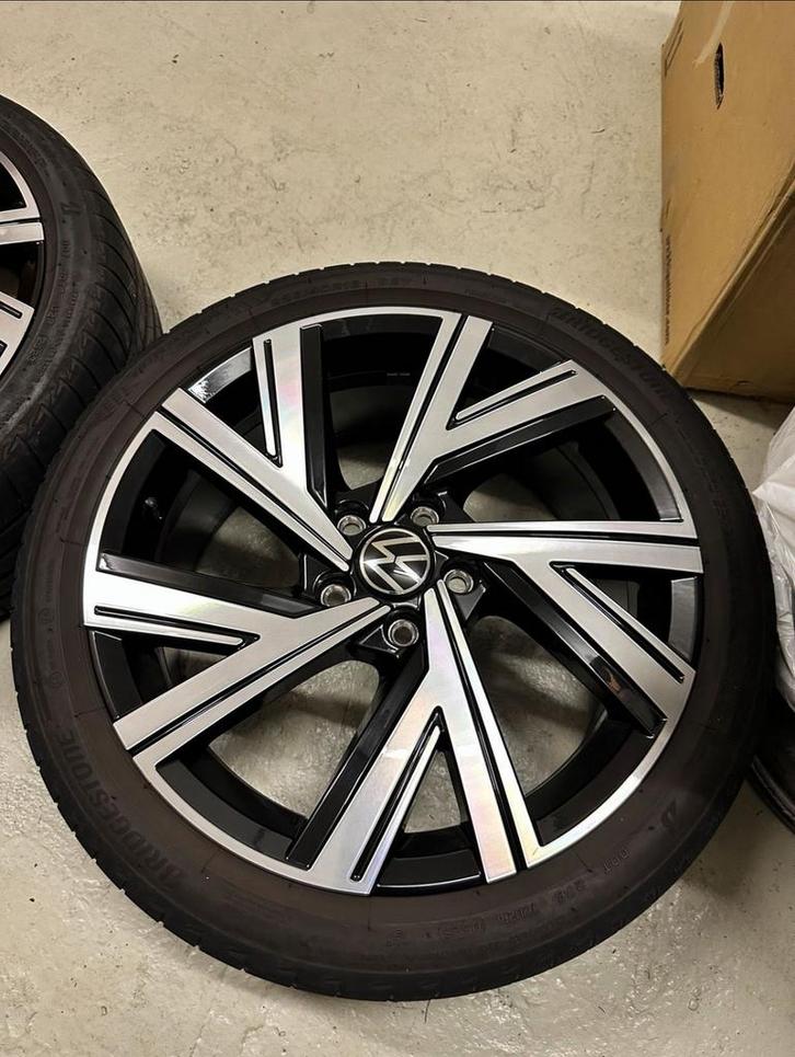 Pack été ️ VW 18’’ Bergamo Golf 7 GTI GTD / Golf 8 GTI GTD, Autos : Pièces & Accessoires, Pneus & Jantes, Pneu(s), Pneus été, 18 pouces