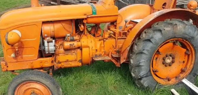 Traktor v72 Renault, Zakelijke goederen, Ophalen, Oldtimer, Renault, Tot 2500