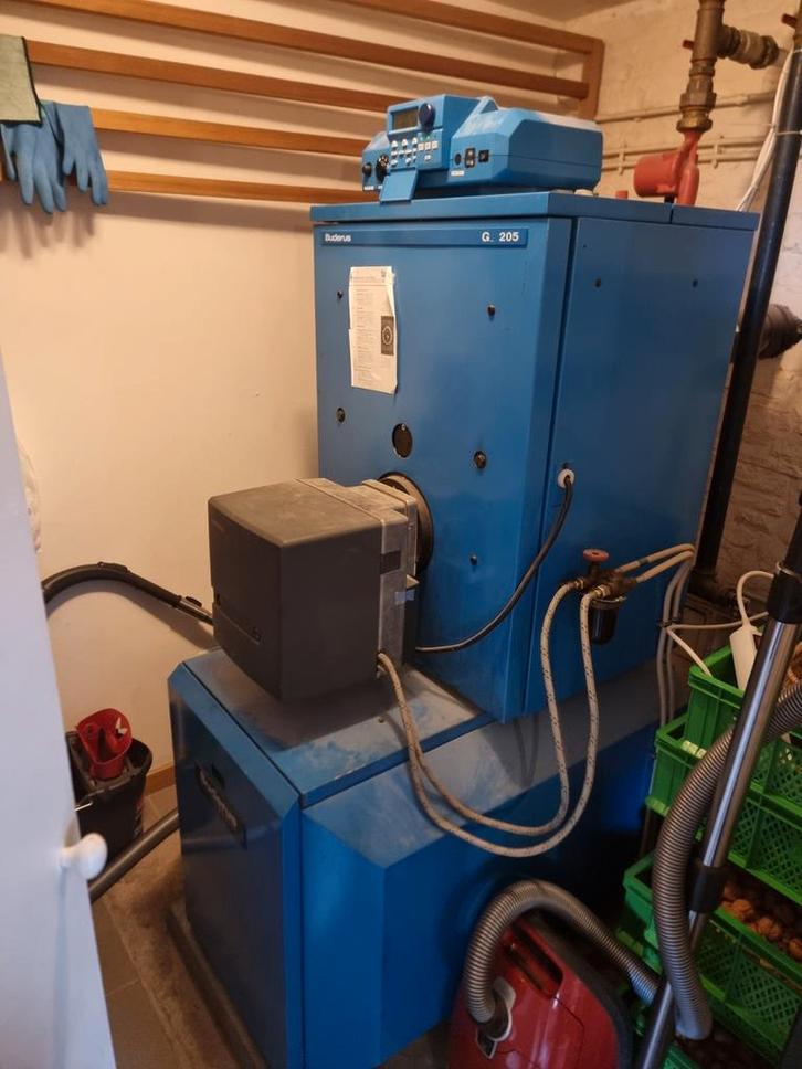 Chaudiere Buderus mazout et radiateurs, Doe-het-zelf en Bouw, Draaibanken, Ophalen