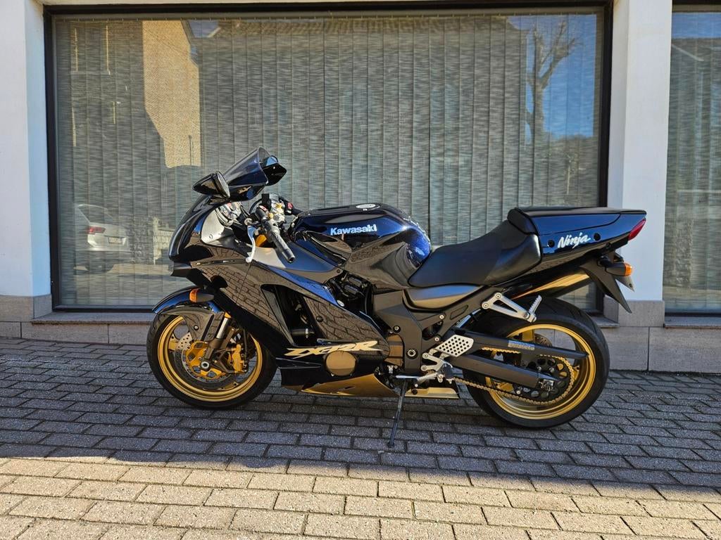 Kawasaki ZX-12R, 4 cylindres, 1200 cm³, Manuelle, Sport