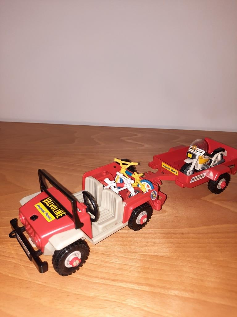 Playmobil Jeep met aanhangwagwn., Enlèvement