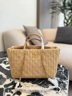 ️ Sac de plage style Chanel – chic & pratique pour l’été ️, Bijoux, Sacs & Beauté, Enlèvement ou Envoi, Comme neuf
