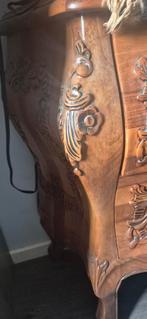 Buikkast commode, Enlèvement