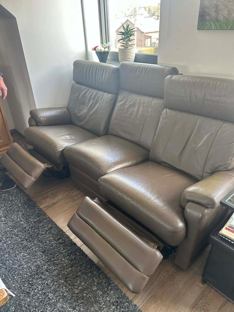 Lederen salon 3-zit relax elektrisch en 2 clubzetels 1xrelax, Ophalen, Gebruikt, Overige maten, 150 tot 200 cm