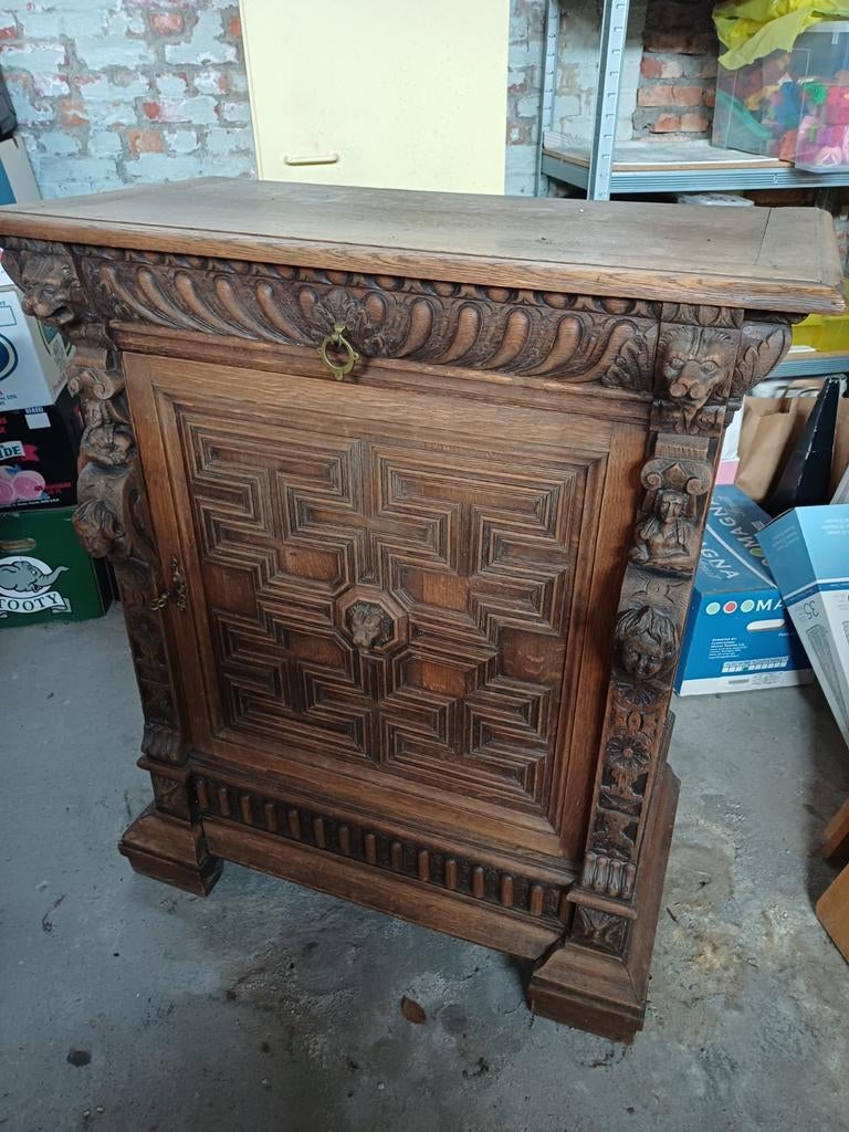 Mechels kastje, Ophalen