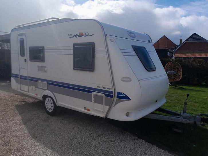 Caravan hobby 410 met mover en voortent, Caravanes & Camping, Caravanes, Particulier, jusqu'à 4, Hobby, Lit fixe, Douche, Porte-vélos
