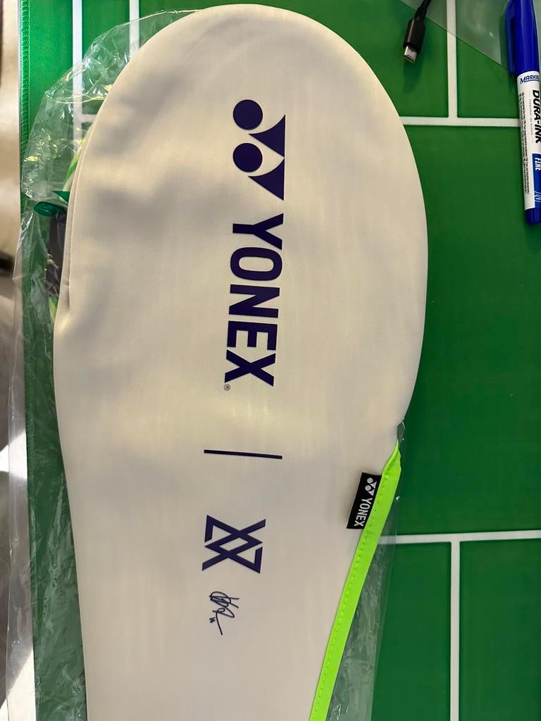 LTD 10,000 Yonex Astrox 100zzva 4ug5, Enlèvement, Neuf
