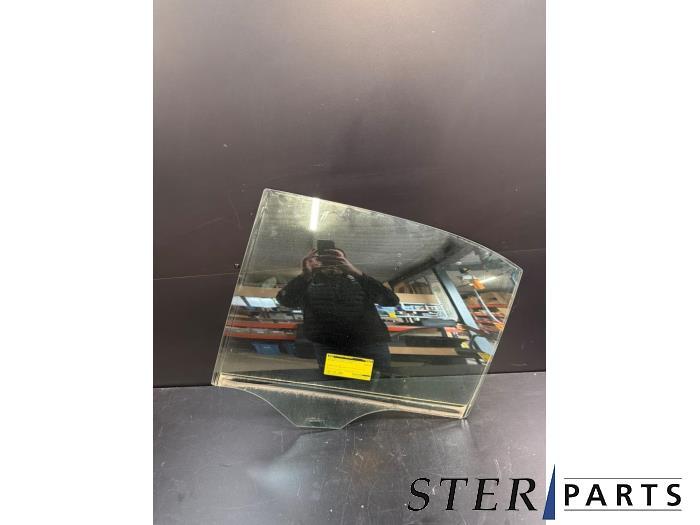 Vitre portière 4portes arrière gauche d'un Mercedes C-Klas, Autos : Pièces & Accessoires, 3 mois de garantie, Utilisé, -, -
