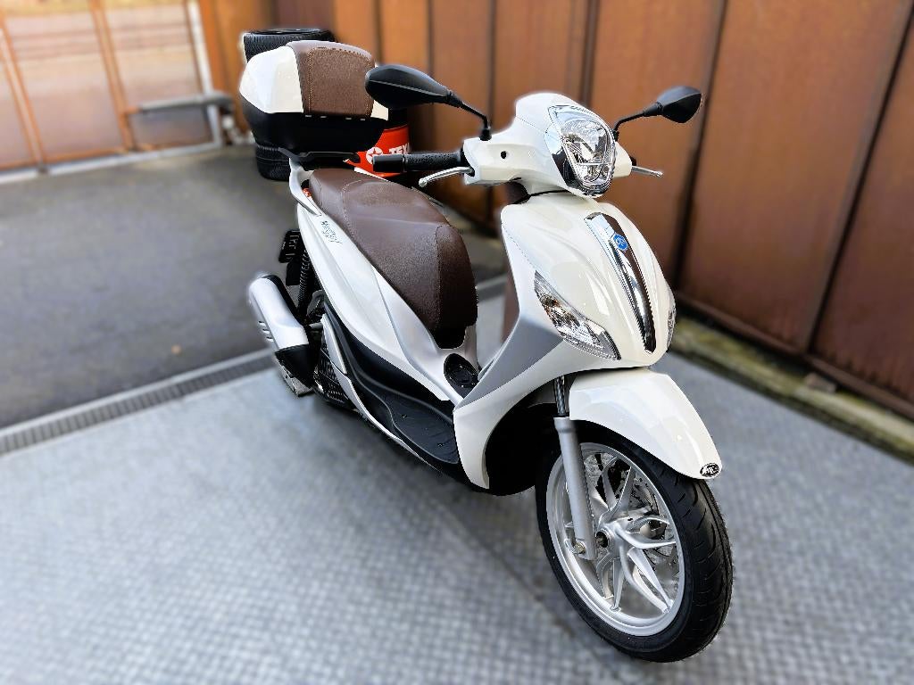 piaggio medley 125cm³ permis B voiture garantie 1.2.3ans, Motos, Motos | Piaggio, Entreprise, Scooter, jusqu'à 11 kW, 1 cylindre