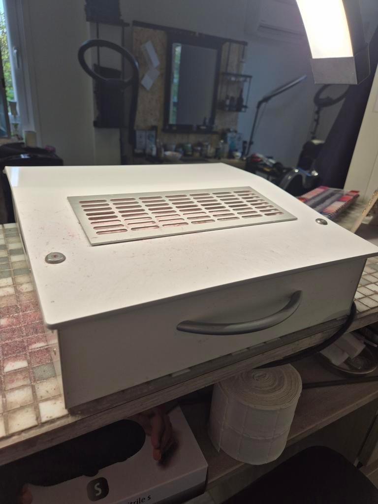 Aspirateur à ongles, système d'aspiration, salon de manucure, Electroménager, Enlèvement